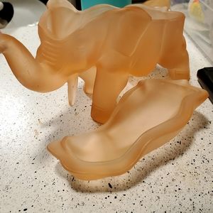 Light pink frosted elephant jewelery box